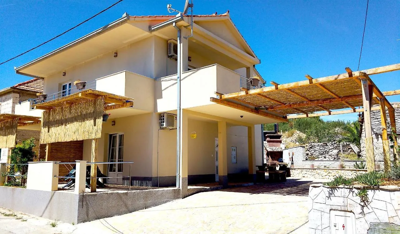 Willa Family Friendly House With A Swimming Pool Slatine, Ciovo - 15149